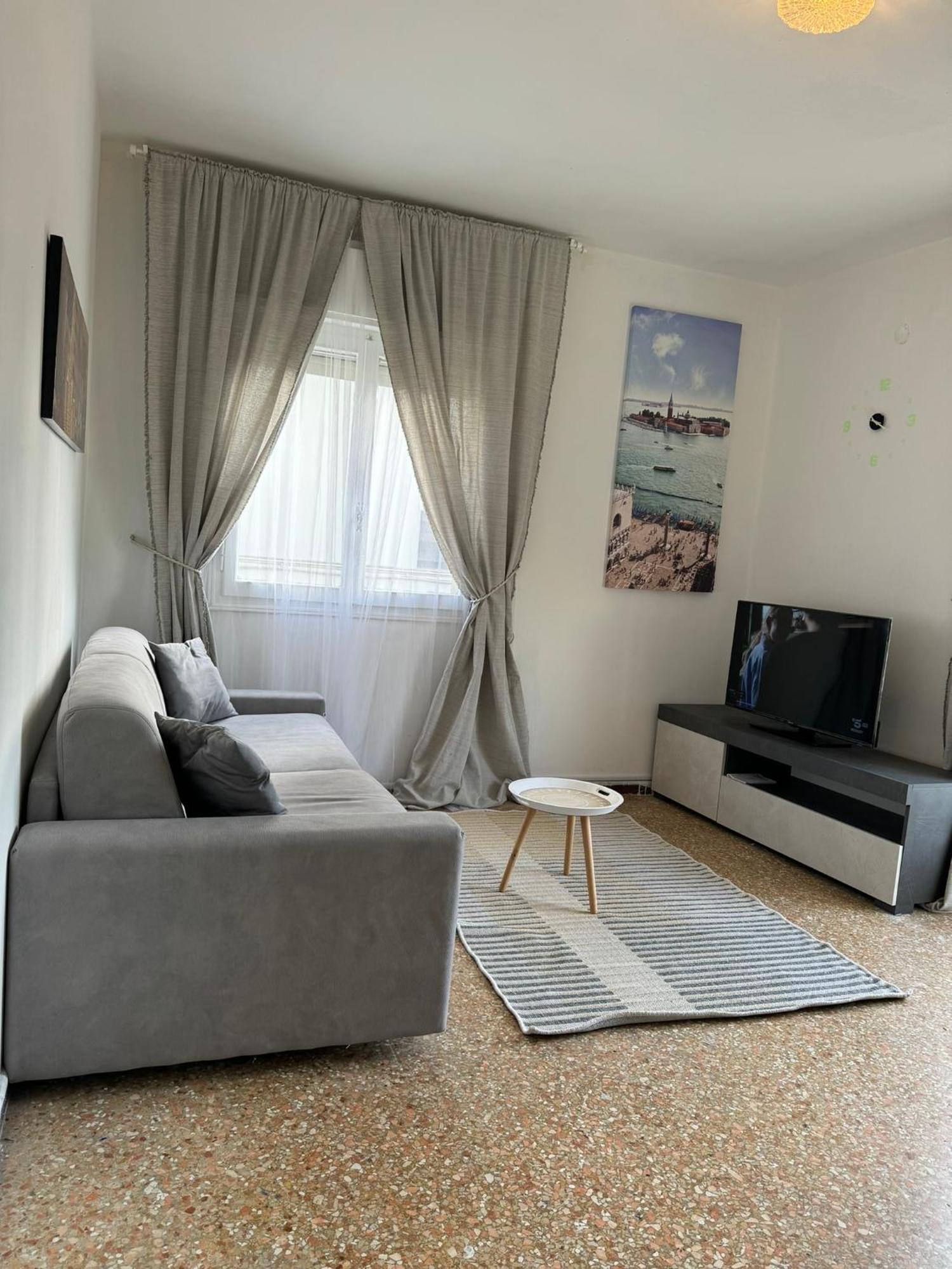 Apartament Grey